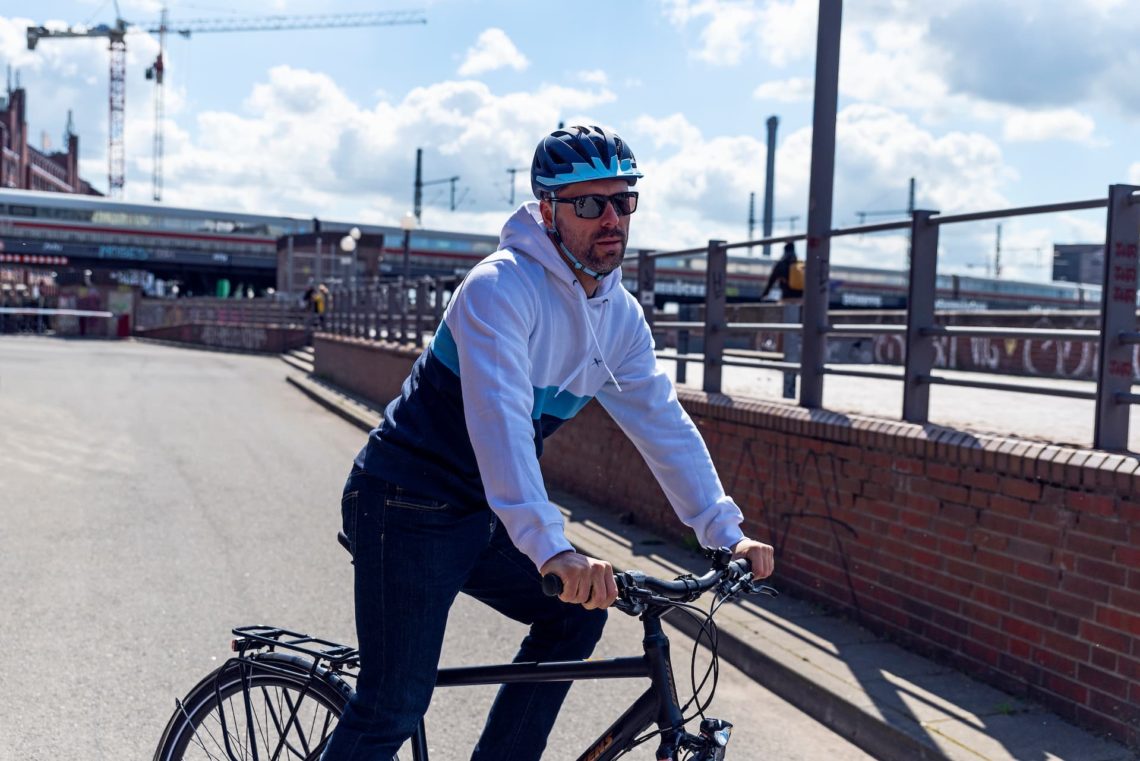 kask miejski abus urban-i 3.0 w kolorze niebieskim