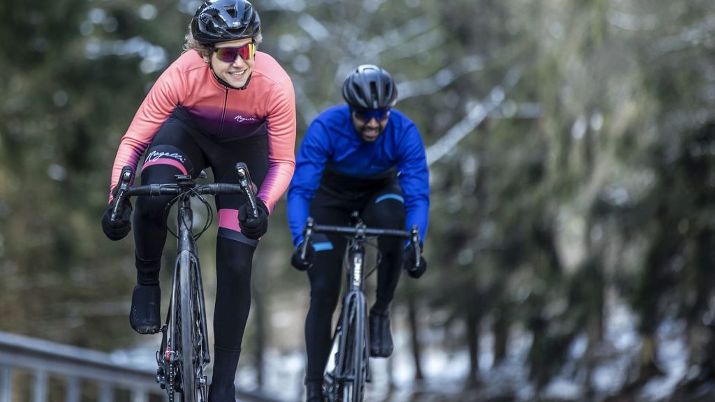 Kurtka zimowa na rower pozwala zachować komfort termiczny