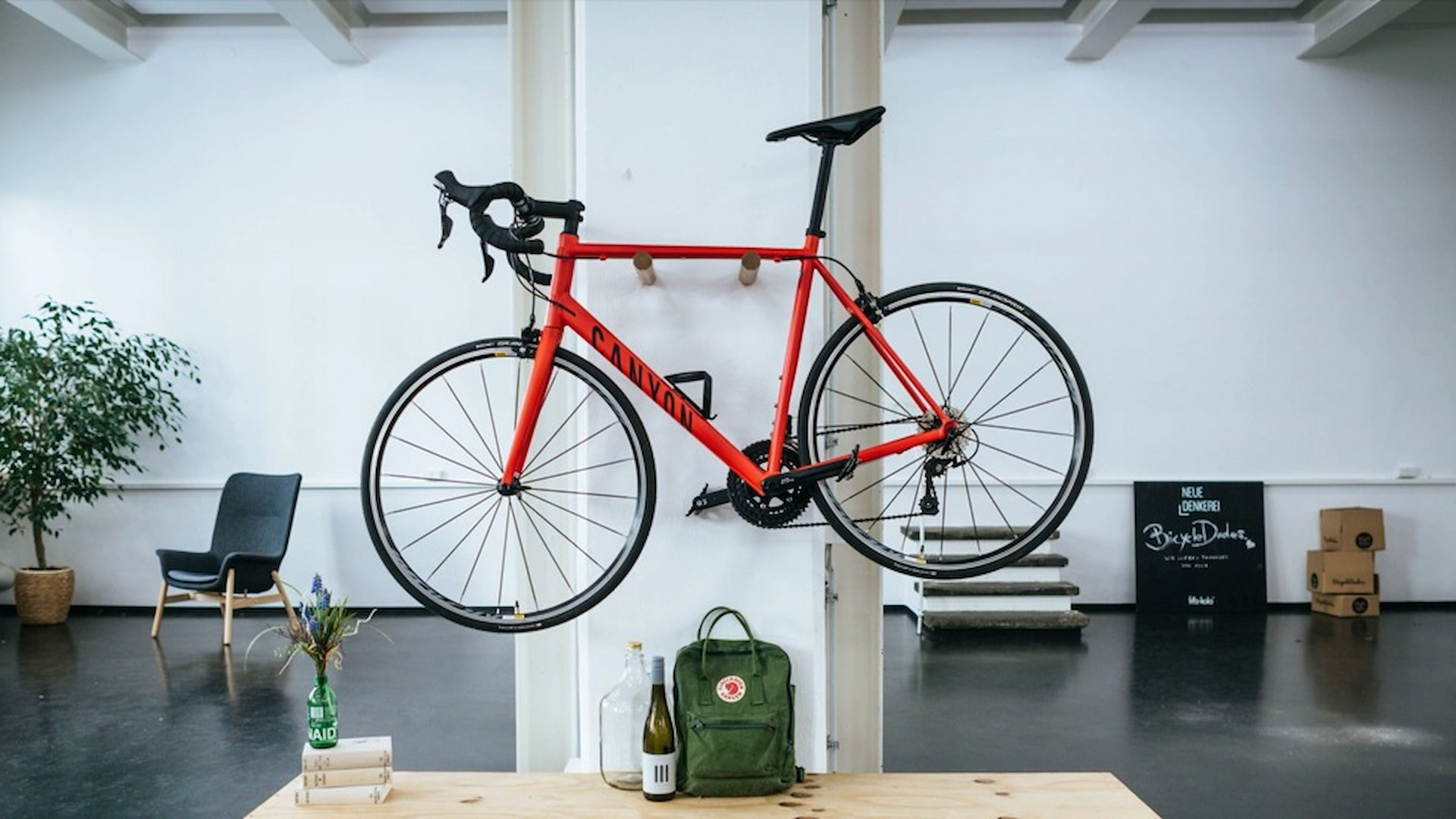 Wieszak na rower – jak przechowywać sprzęt rowerowy?