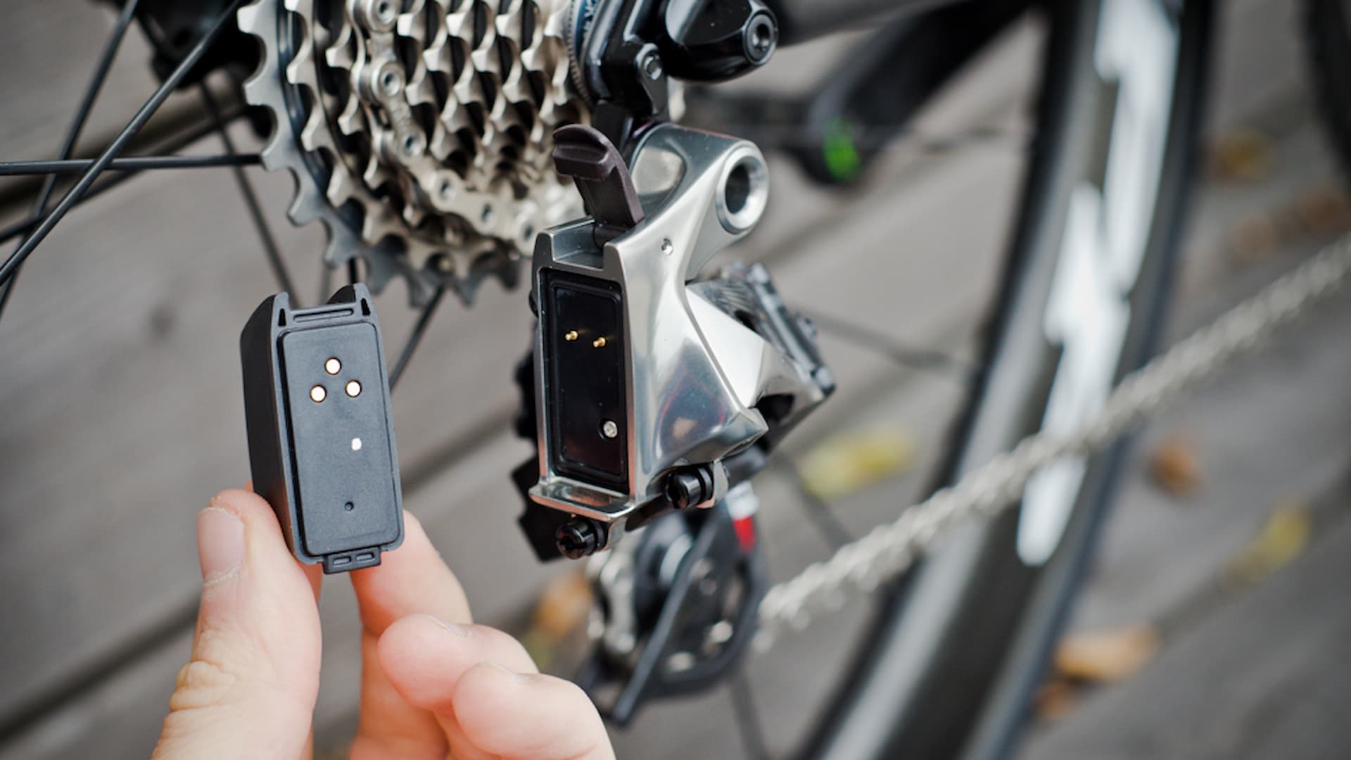 Elektroniczne przerzutki w rowerze – czy to się opłaca?