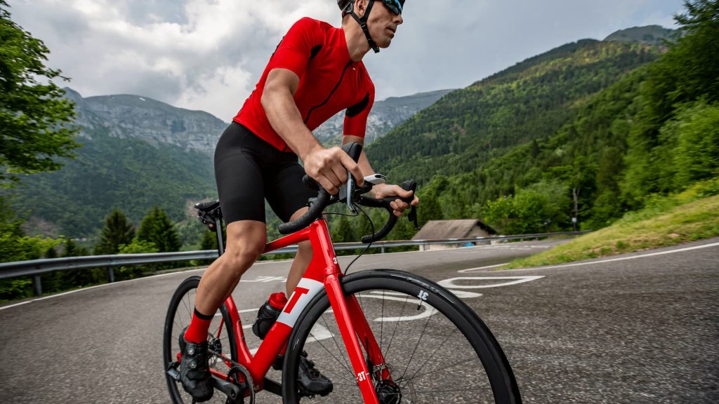 Elektroniczne przerzutki w rowerze - czy to się opłaca? 3 przerzutki elektroniczne do roweru szosowego