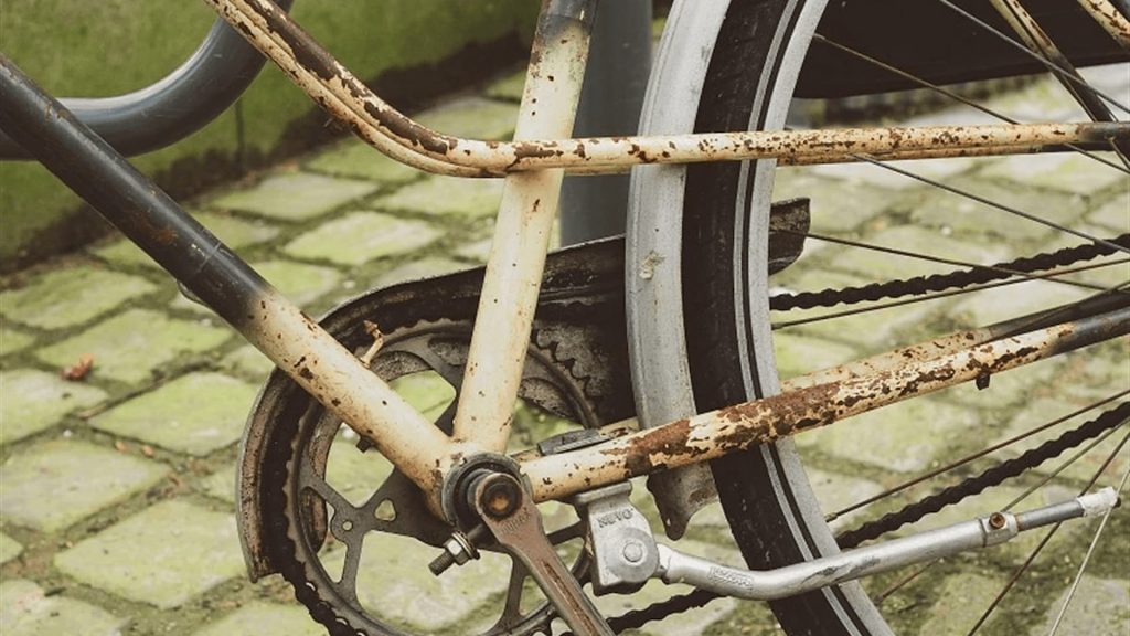 Jak skutecznie pozbyć się rdzy z roweru? 4 Zardzewiały rower