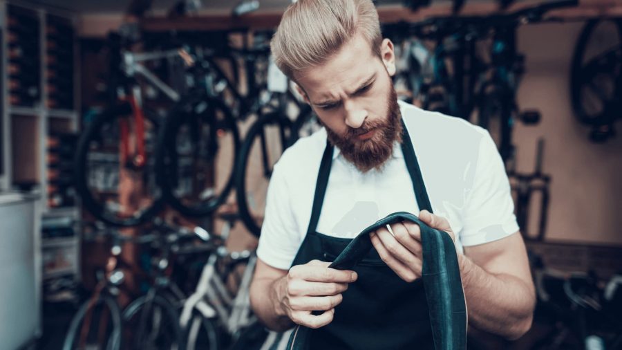 Jak wymienić dętkę w rowerze – prosto i bezboleśnie