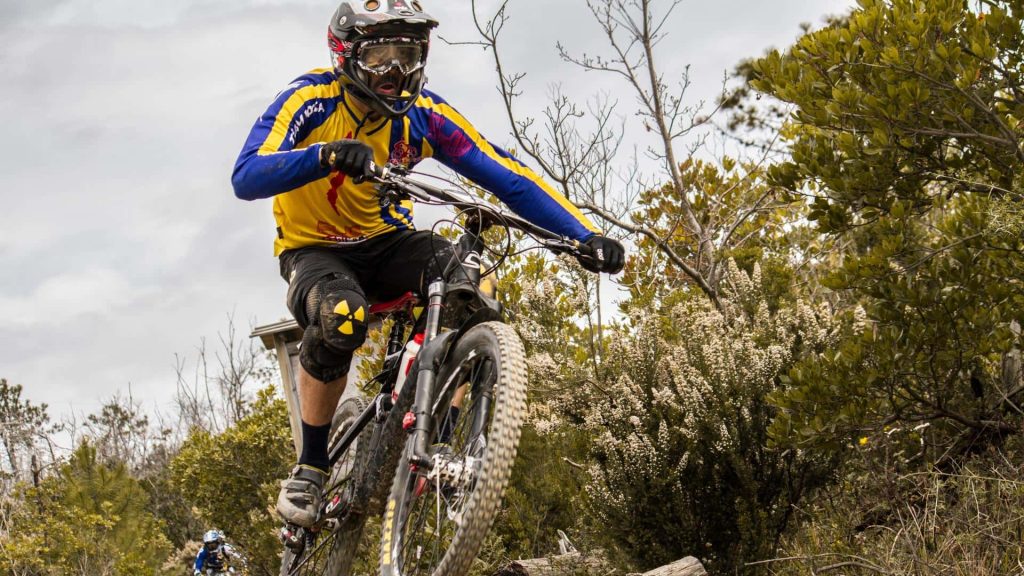 Rower enduro - co to jest i jak wybrać? 3 Jazda na rowerze enduro to wiele frajdy